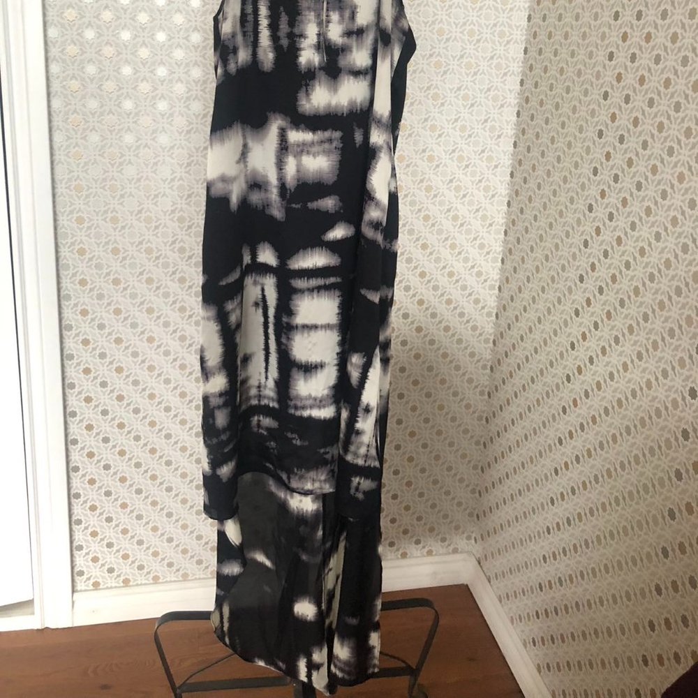 BCBGMaxAzria Dress - Picture 3 of 9